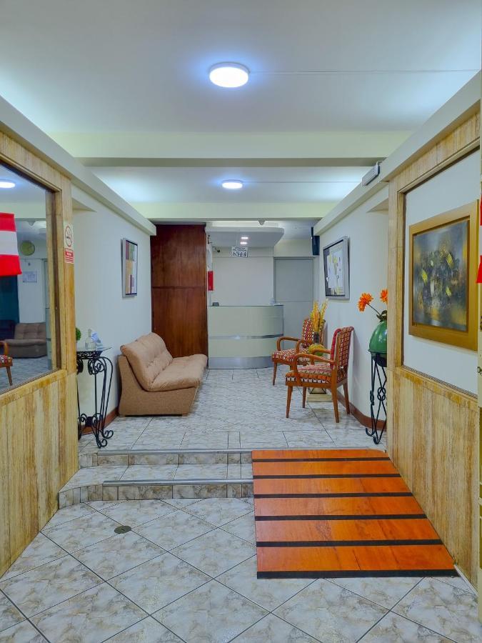 Hostal Solari Trujillo Eksteriør billede