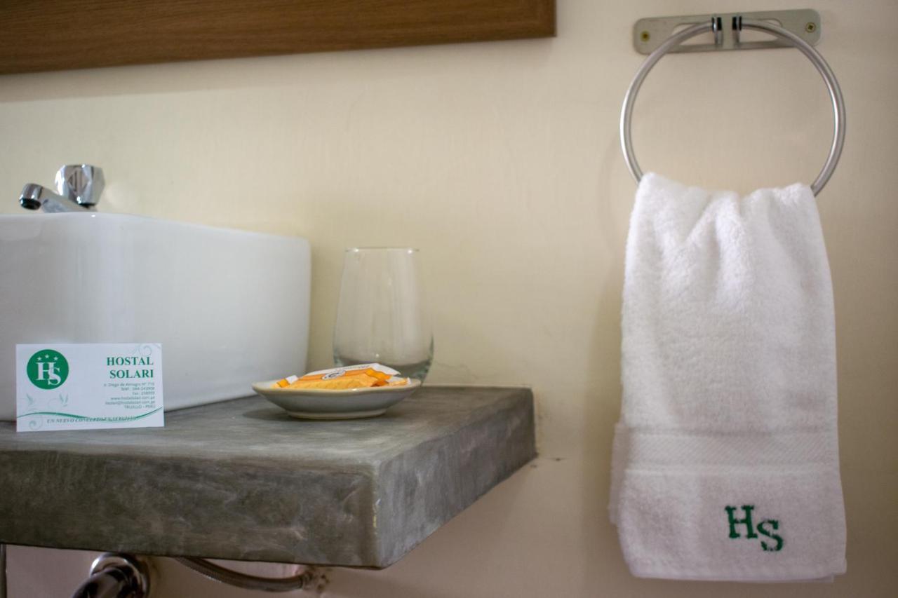Hostal Solari Trujillo Eksteriør billede